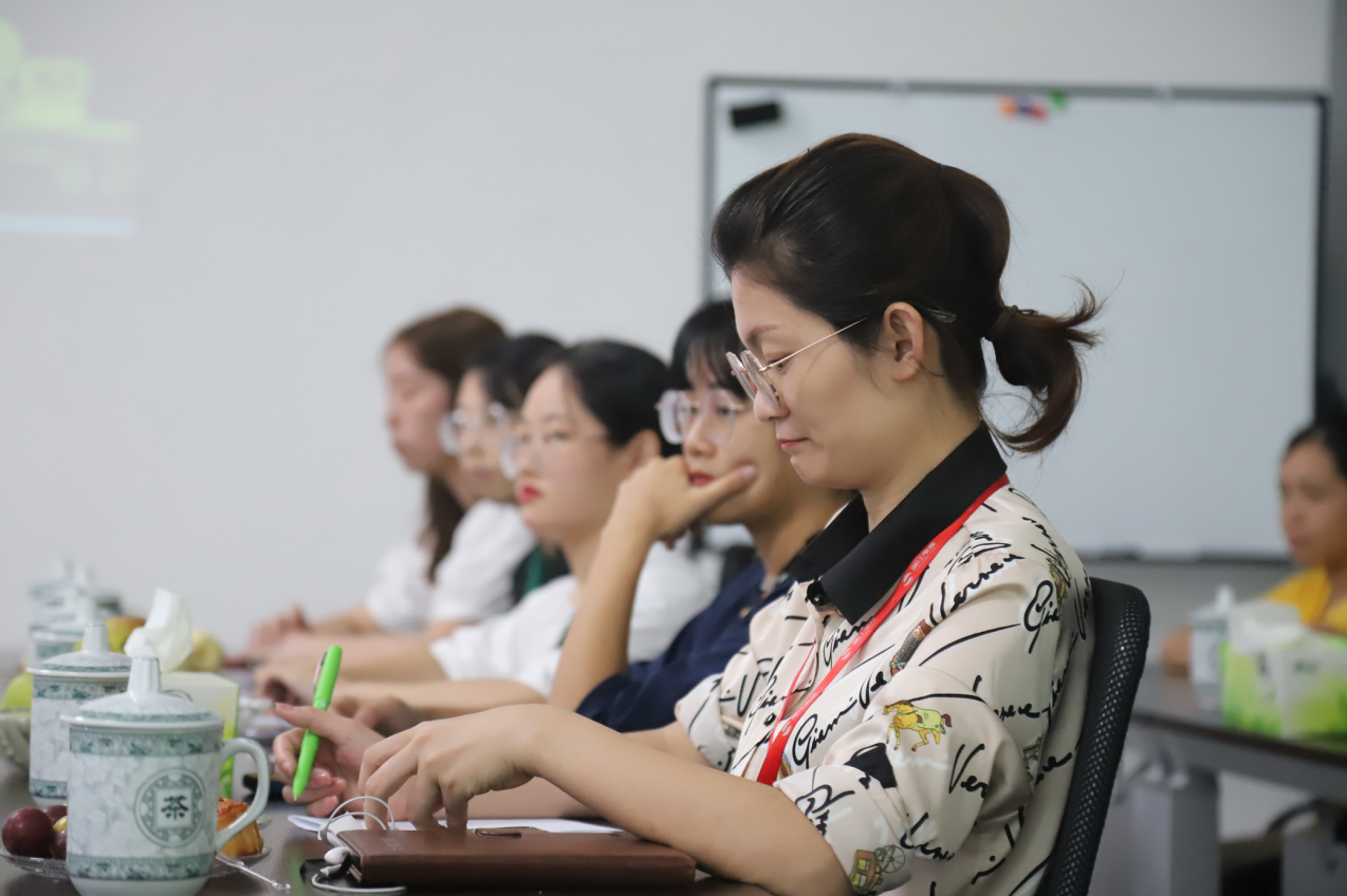 情滿中秋，共話未來。湘江電纜工會舉行中秋茶話會